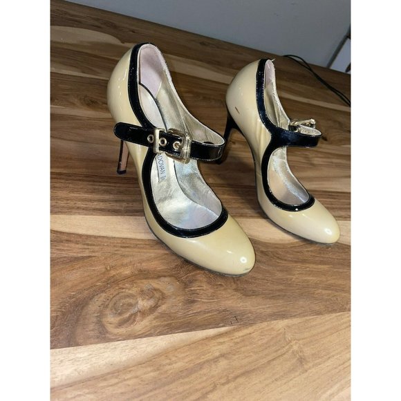 luciano padovan Size 36.5 Beige And Black Strap size 6 Nieman Marcus - Picture 1 of 10